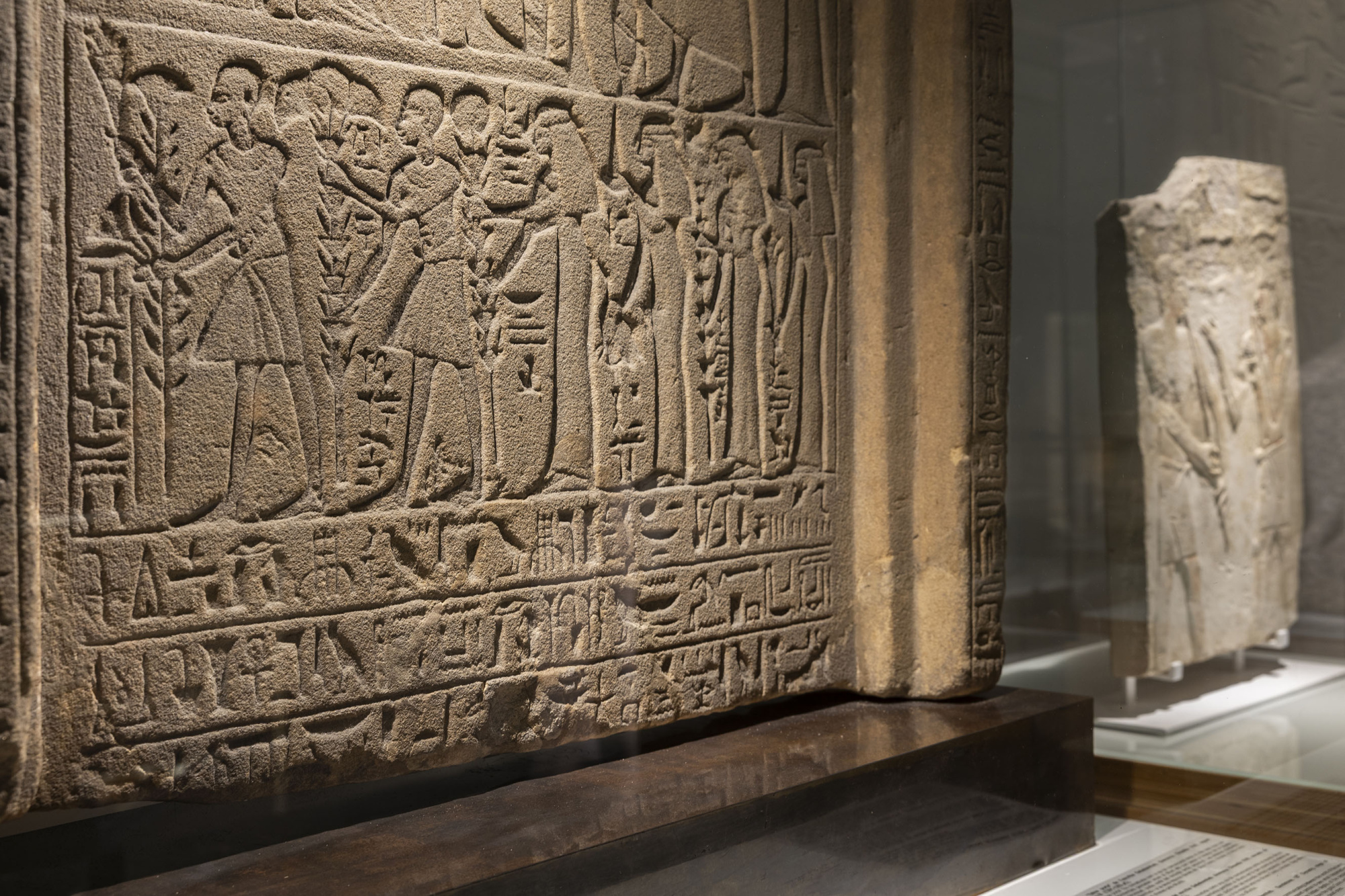 The tomb and the cult of the dead