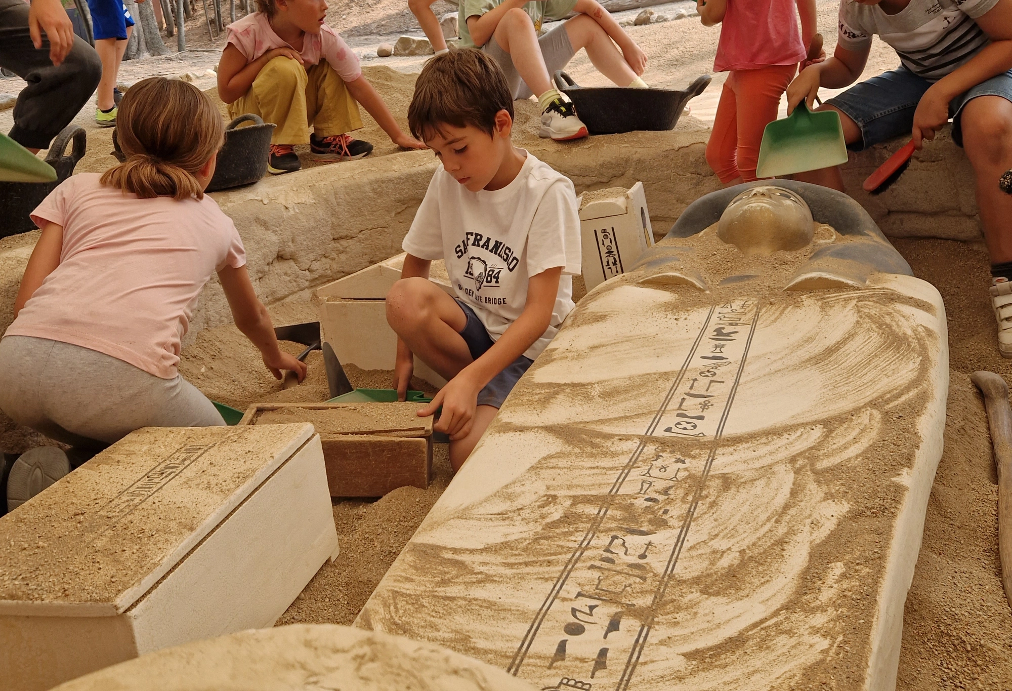 Descobreix el món de l'arqueologia