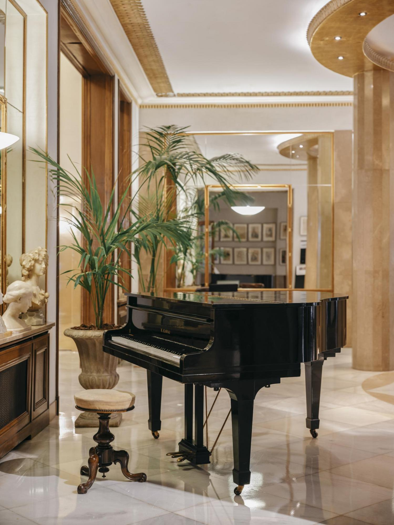 AS Lobby (2)