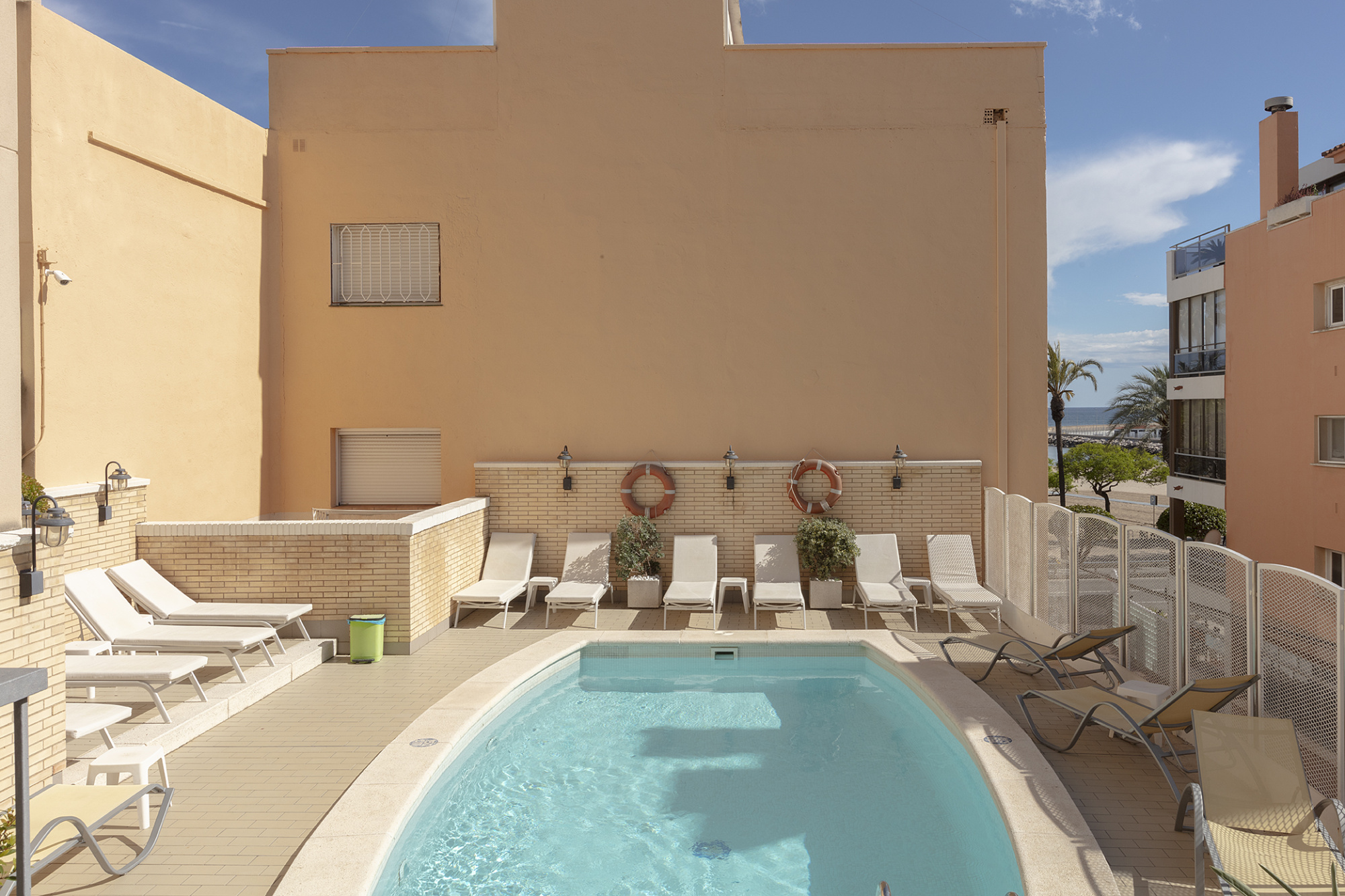 Hotel Rovira Piscina
