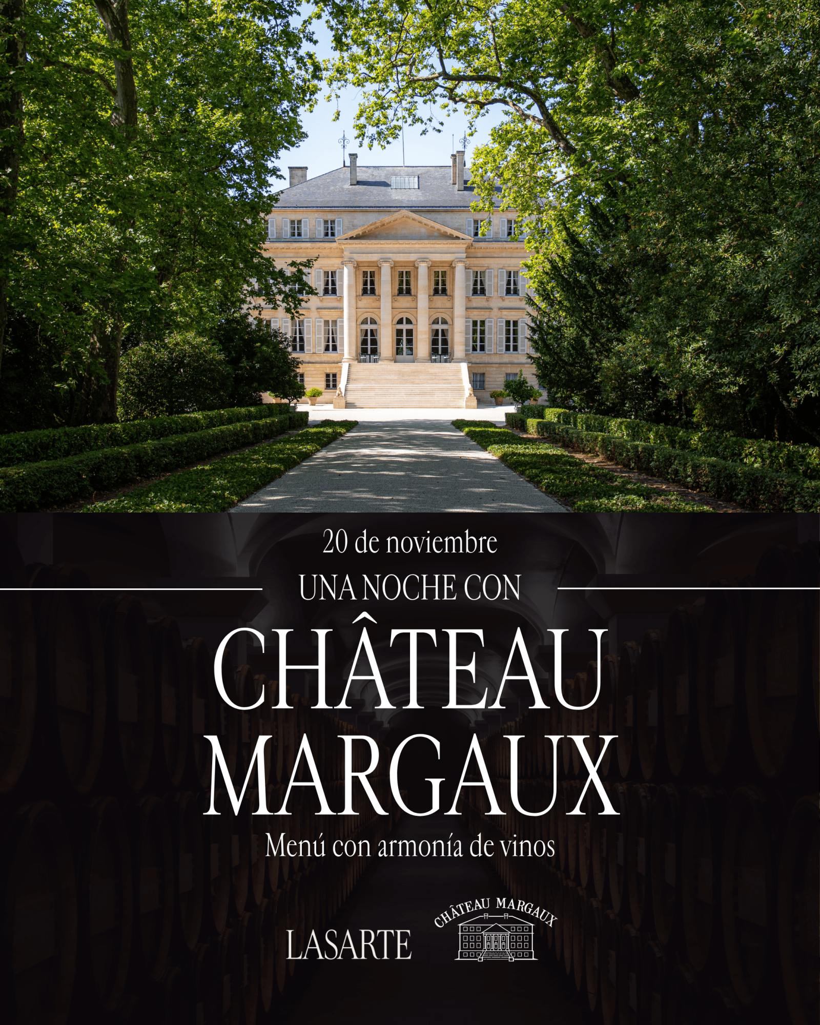Se ve la fachada de un château con columnas, rodeada de vegetación y un camino de entrada.