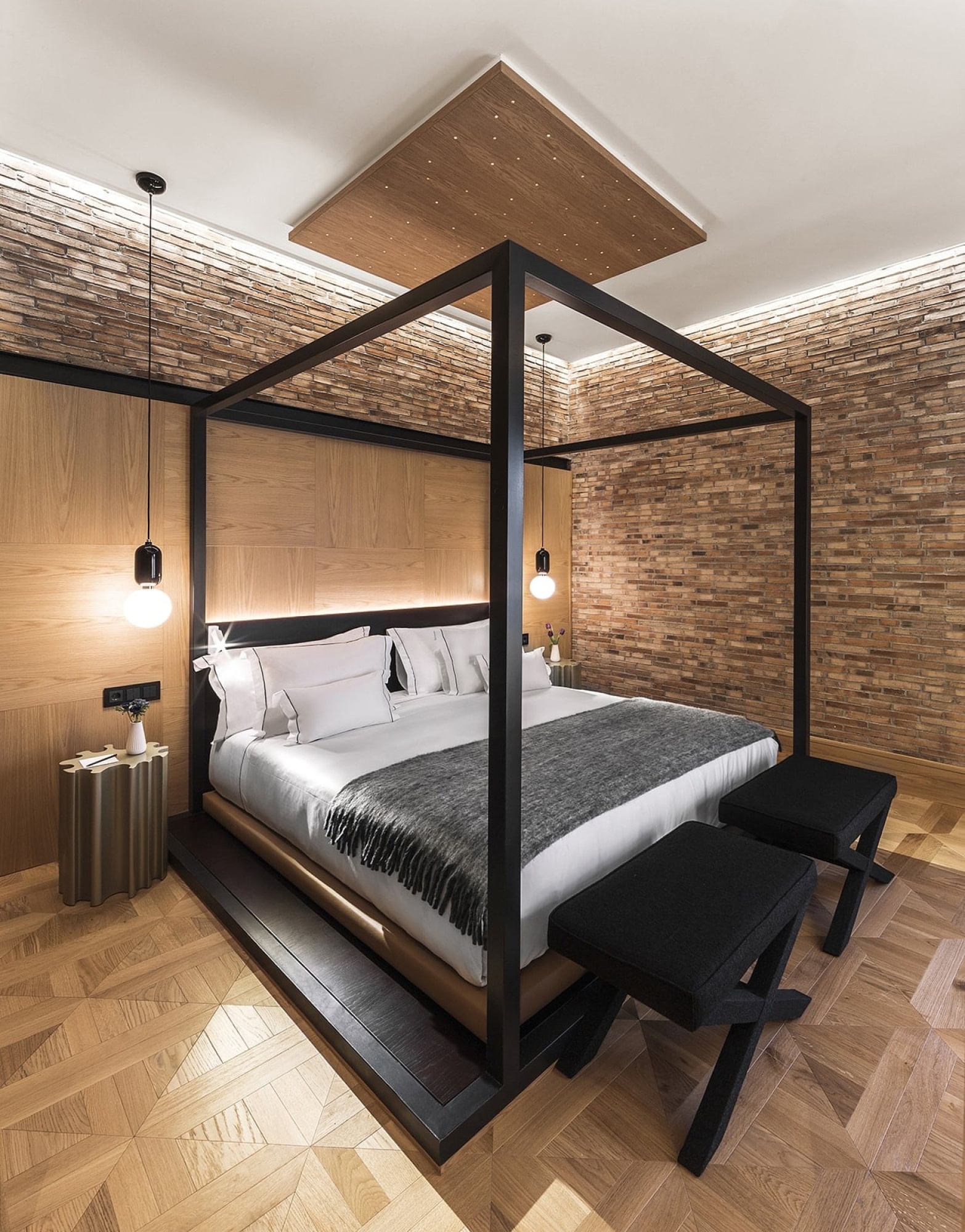 Mh suite enric battlo 0852r