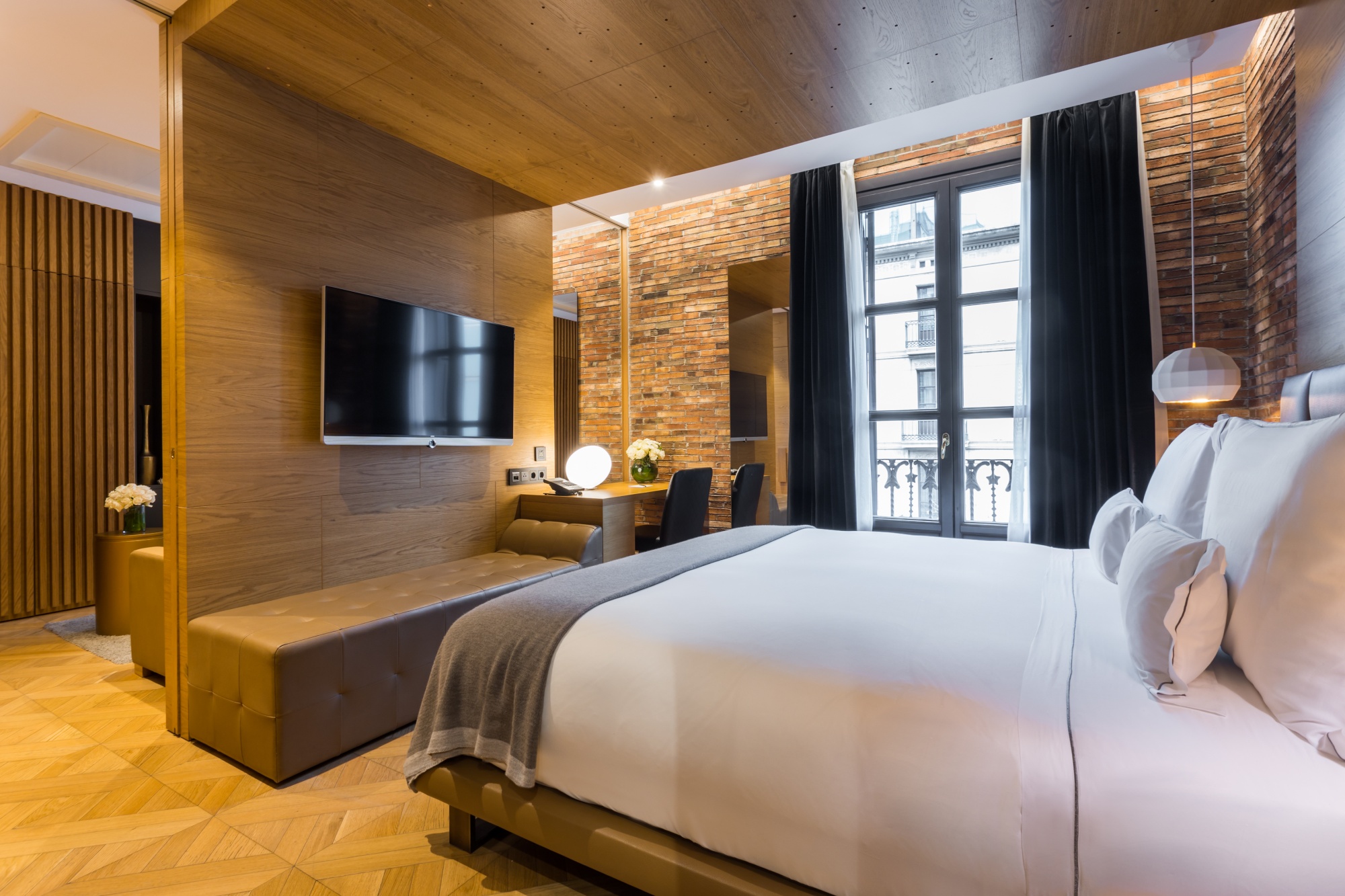 MH SUITE MONUMENT 851058