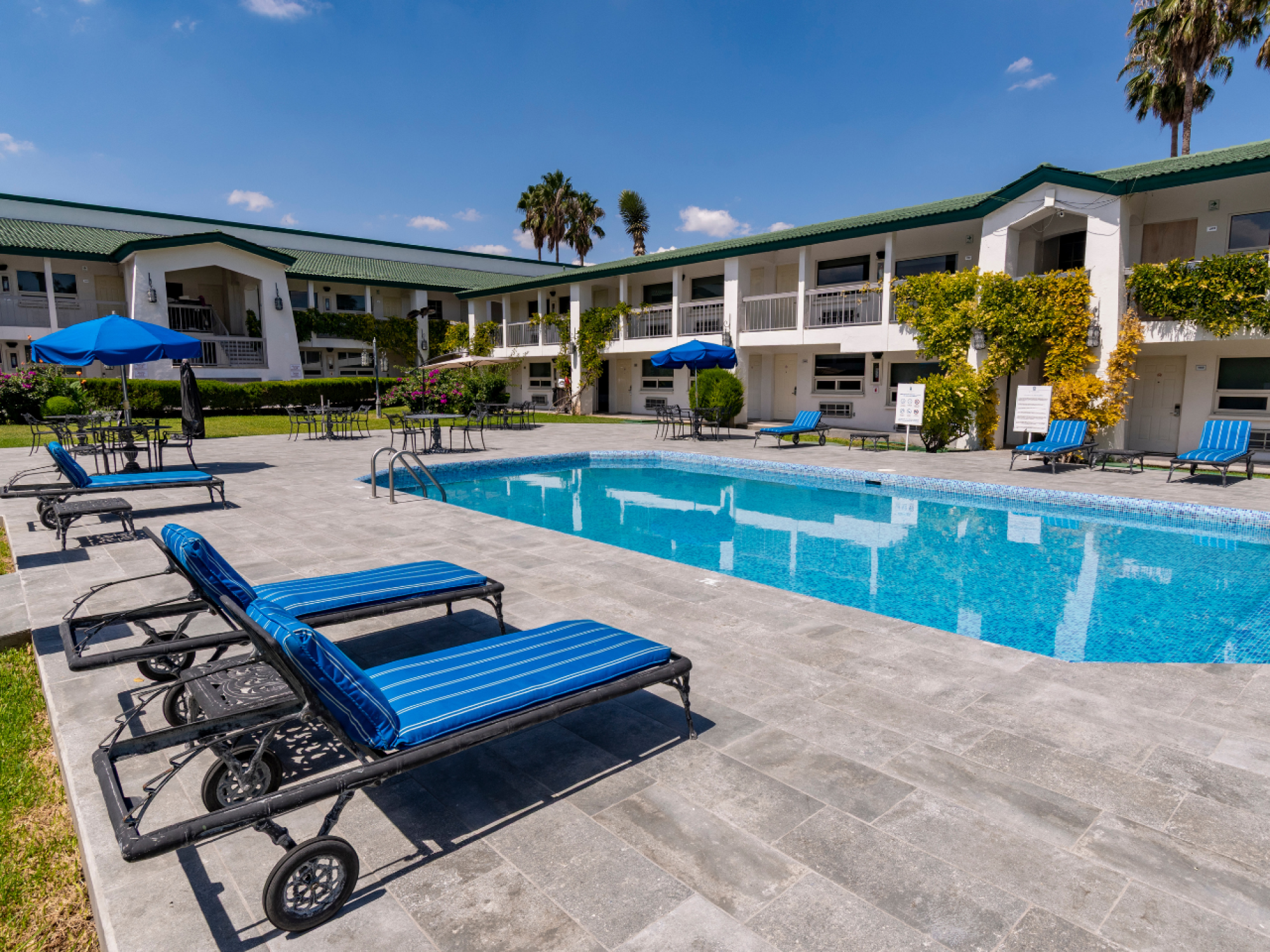Quinta Dorada Hotel & Suites Alberca