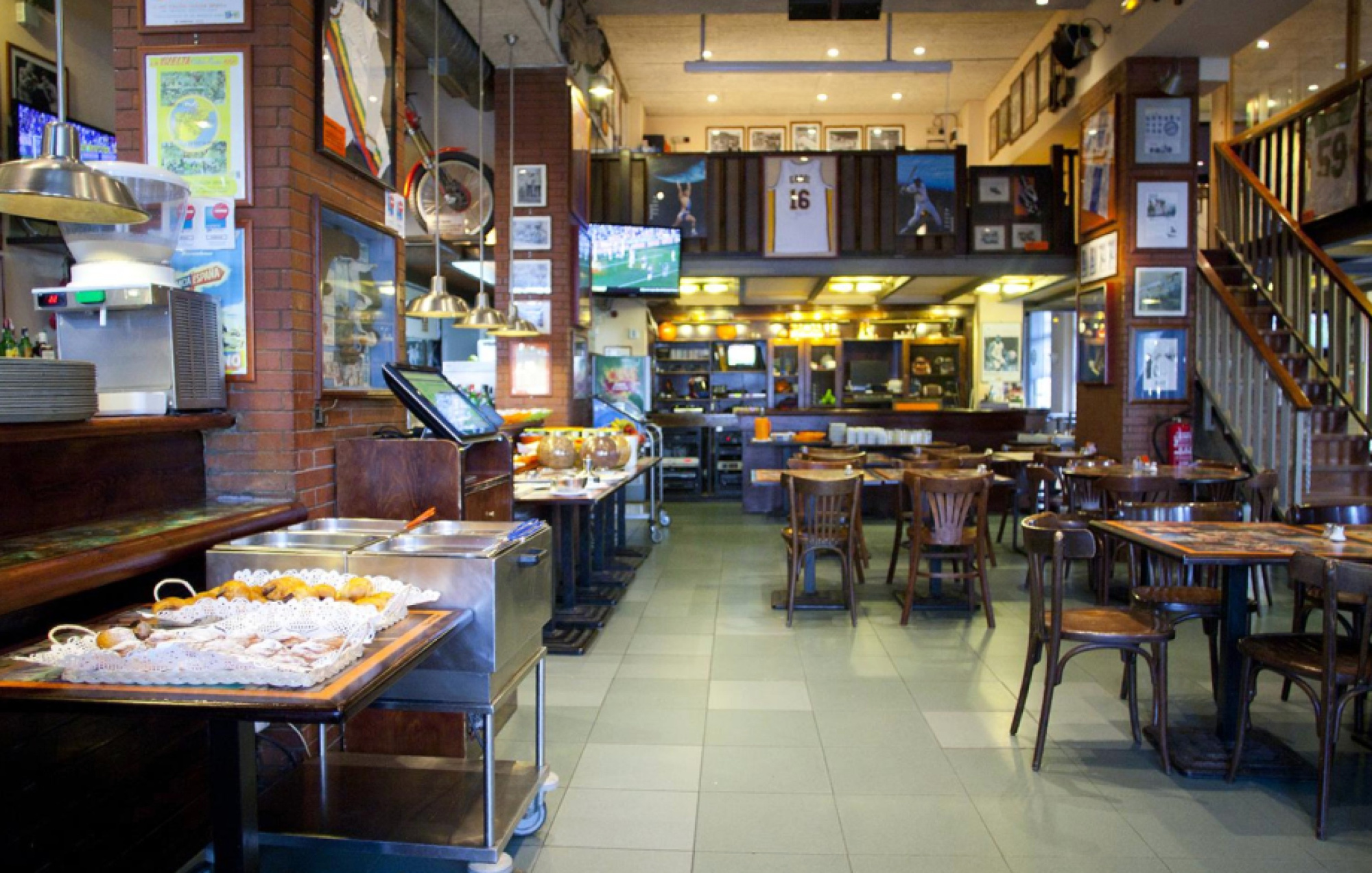 Sports bar2