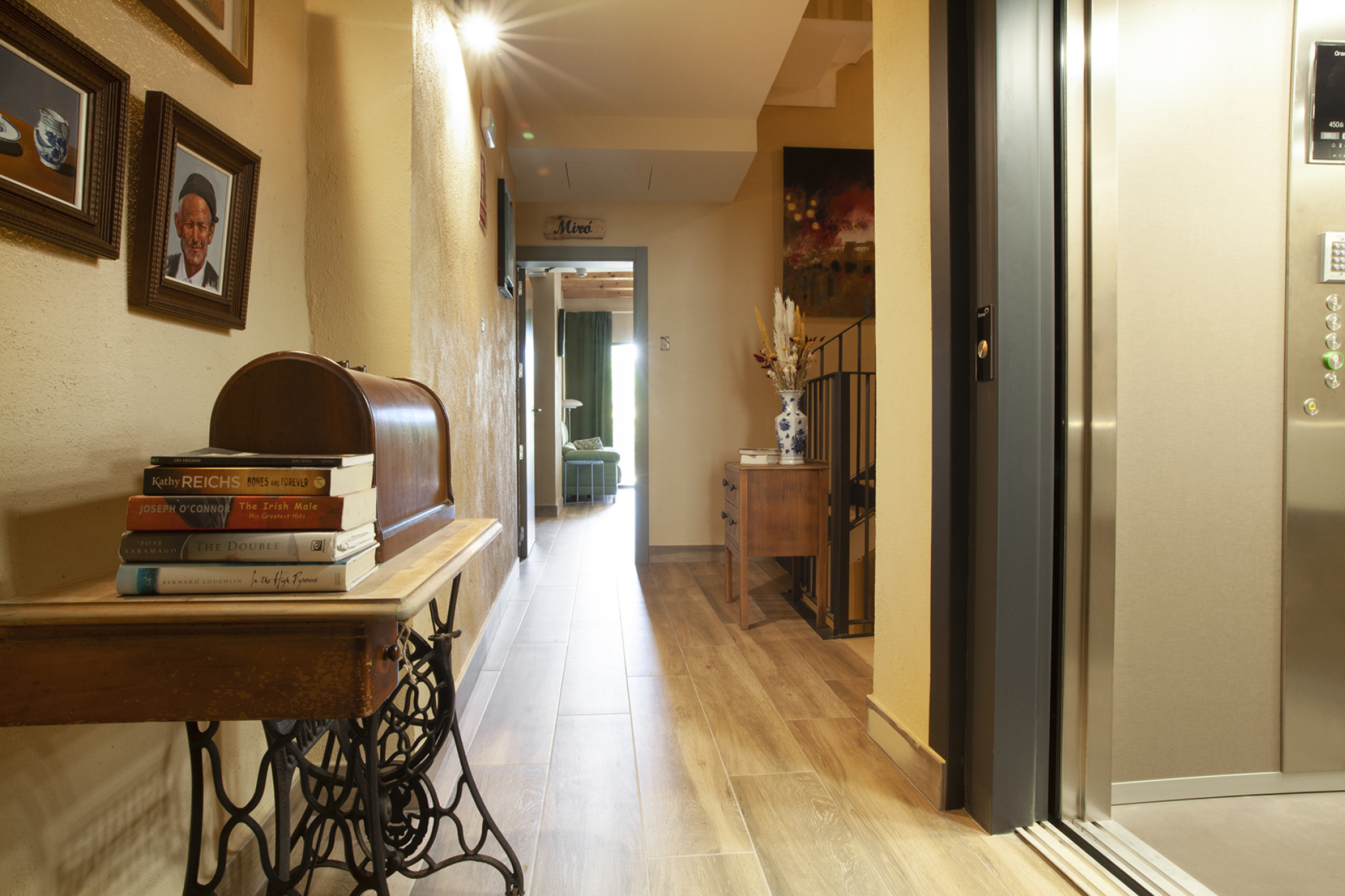 Lift hall priorat aparthotel