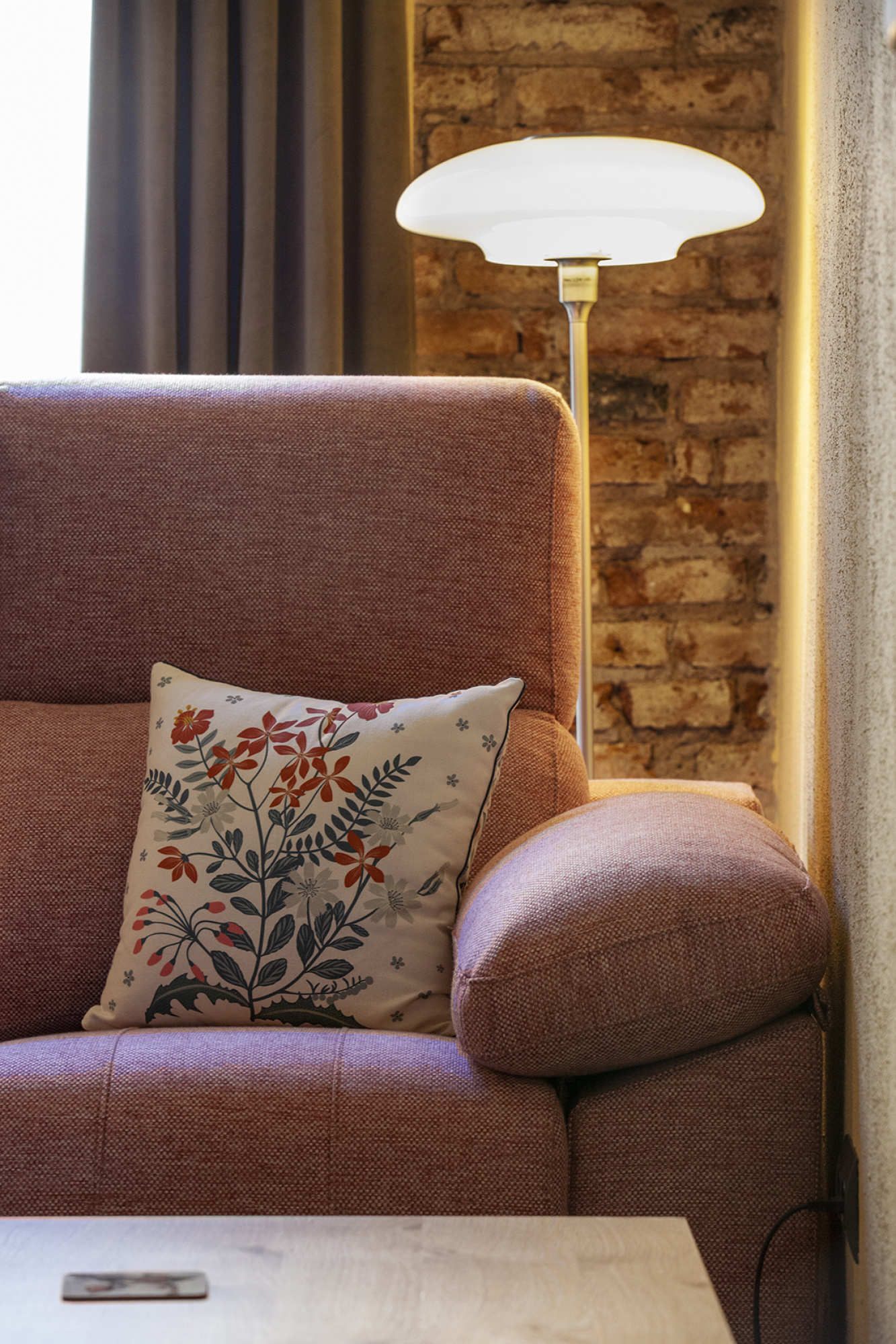 Picasso Sofa Lamp