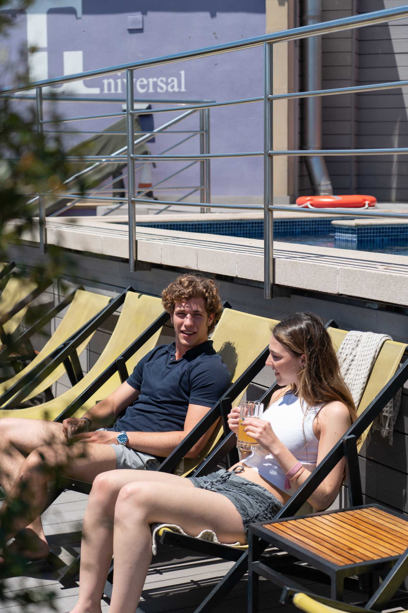Rooftop pool y terraza en Hotel Barcelona Universal